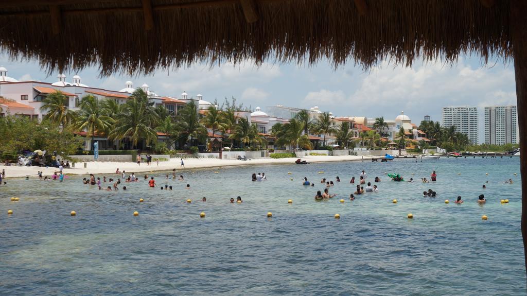 Las Perlas Condos Cancun Exterior photo