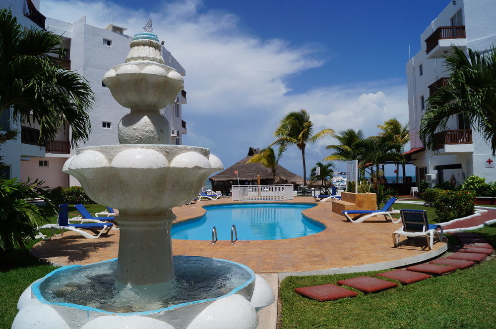 Las Perlas Condos Cancun Exterior photo